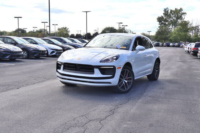 2024 PORSCHE Macan