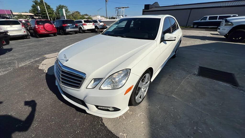 2011 MERCEDES-BENZ E-Class