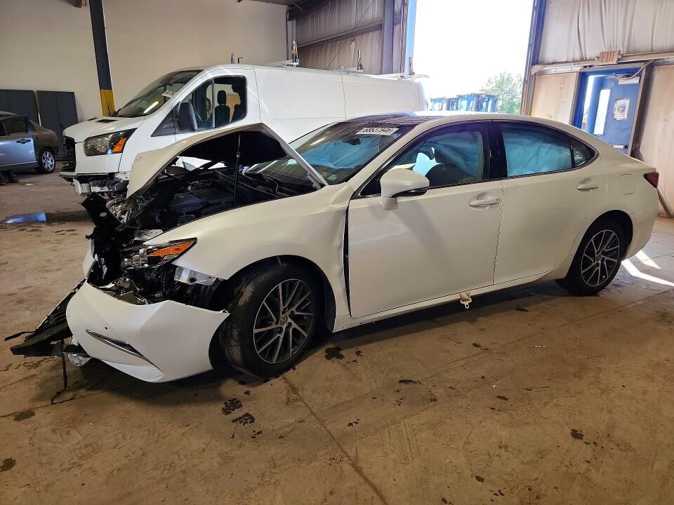 2018 LEXUS ES