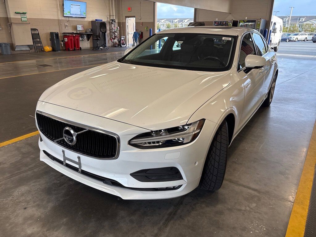 2018 VOLVO S90