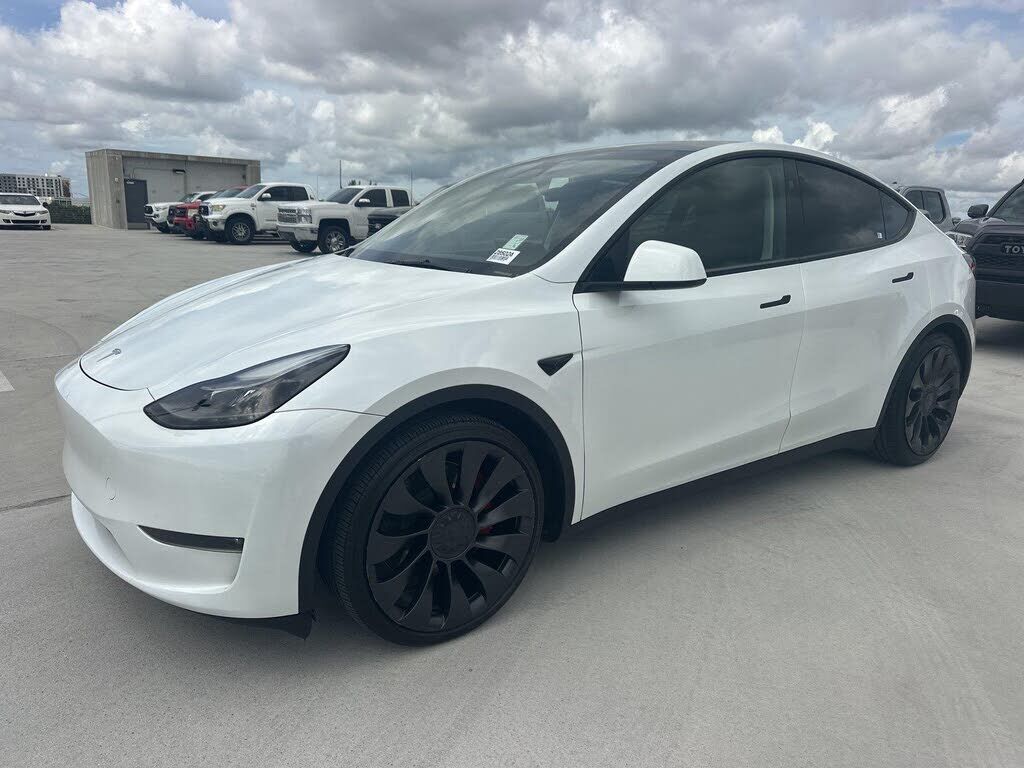 2024 TESLA Model Y