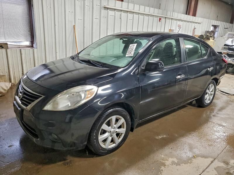 2013 NISSAN Versa