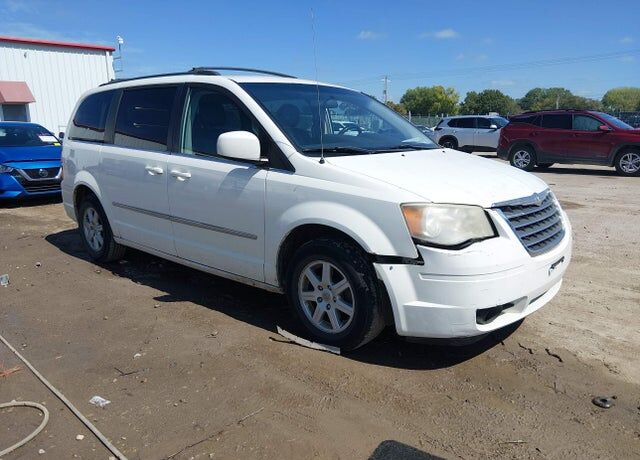 2010 CHRYSLER Town and Country