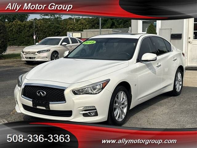 2015 INFINITI Q50