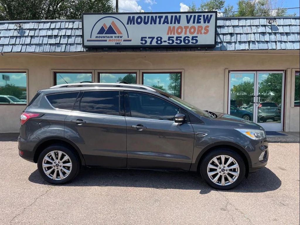2017 FORD Escape