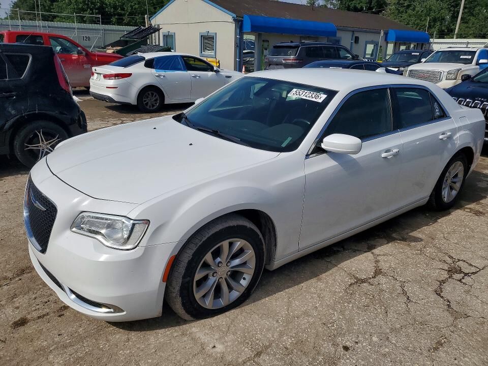 2019 CHRYSLER 300