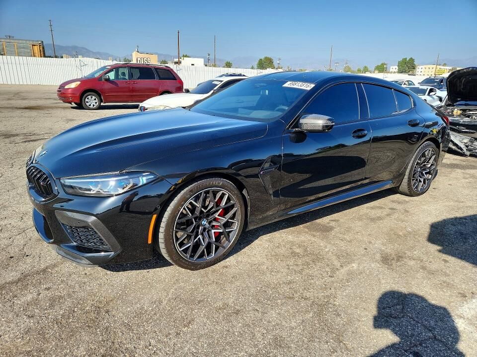 2025 BMW M8