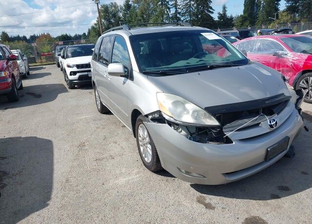 2010 TOYOTA Sienna