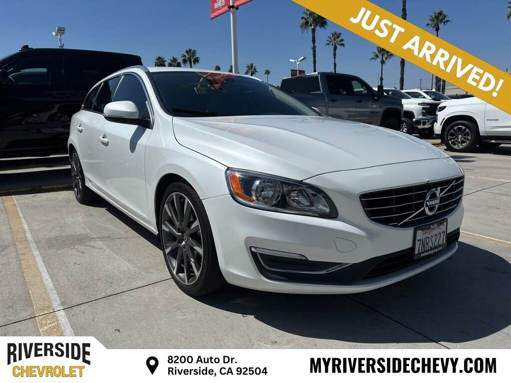 2015 VOLVO V60