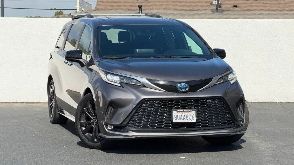 2021 TOYOTA Sienna