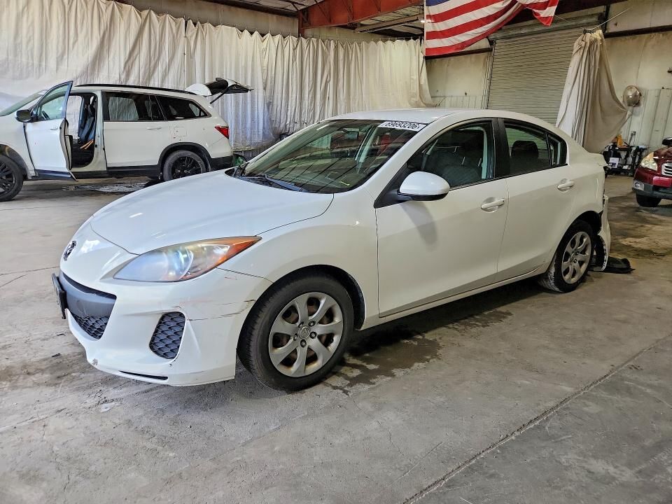 2013 MAZDA Mazda3