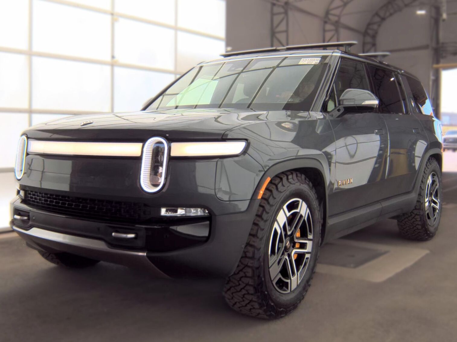 2024 RIVIAN R1S