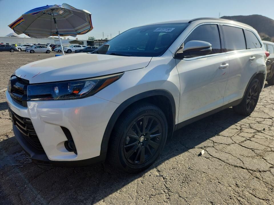 2019 TOYOTA Highlander