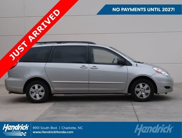 2010 TOYOTA Sienna