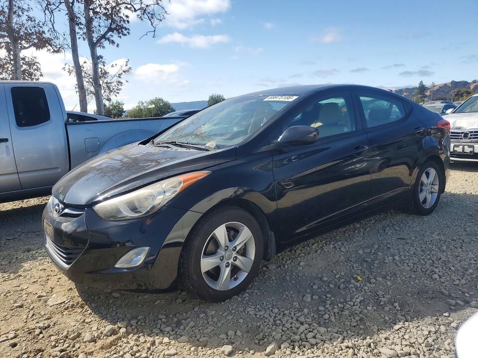 2012 HYUNDAI Elantra