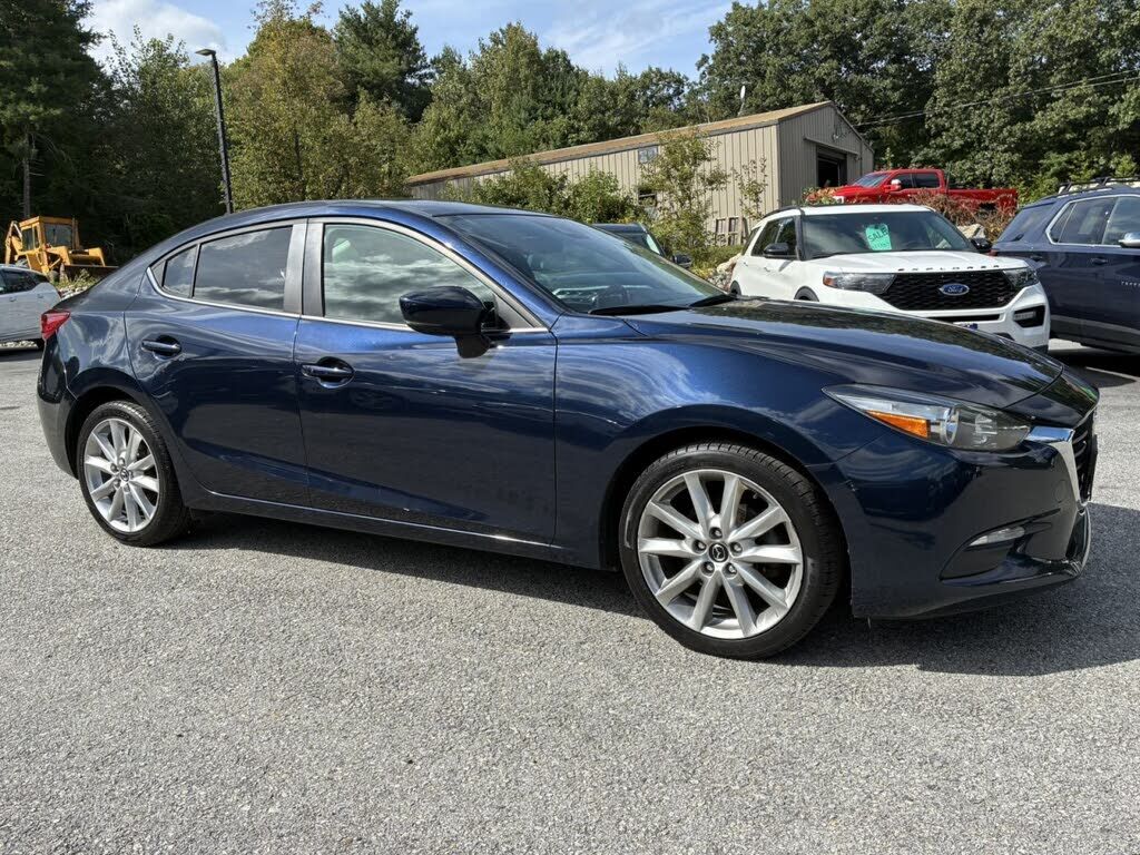 2017 MAZDA Mazda3