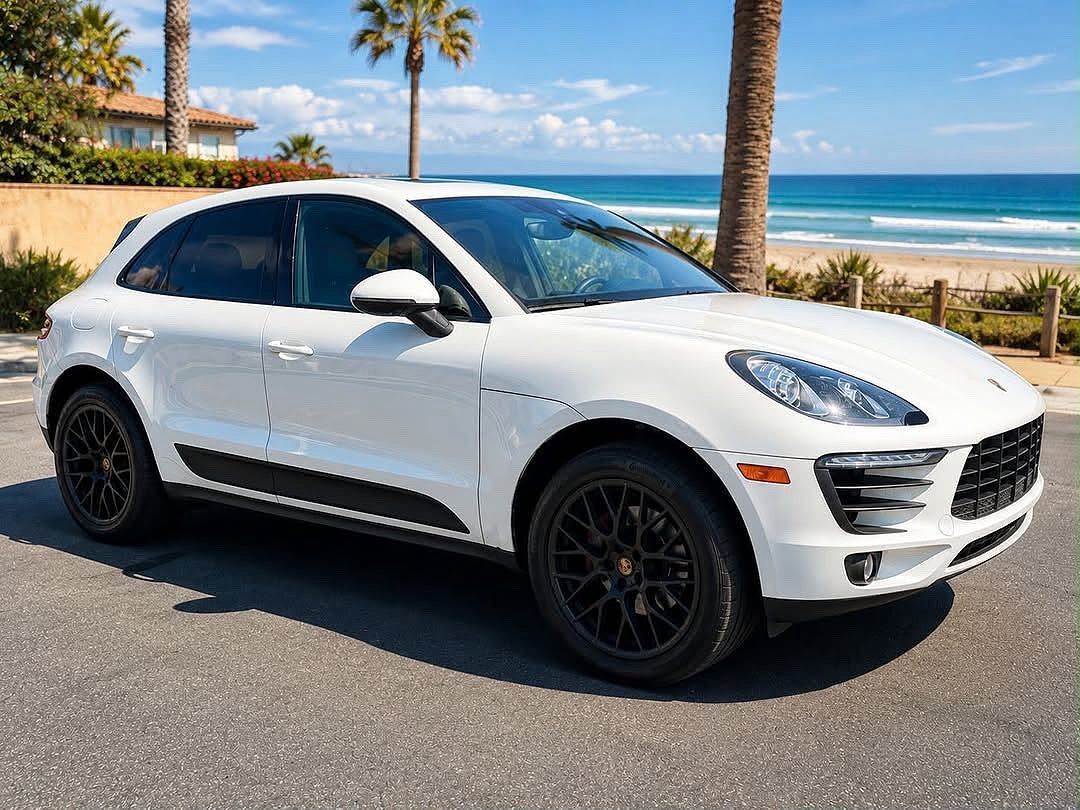 2018 PORSCHE Macan