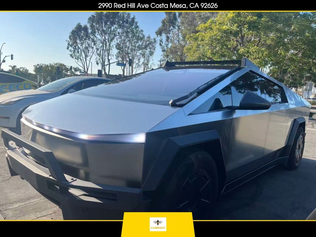2025 TESLA Cybertruck