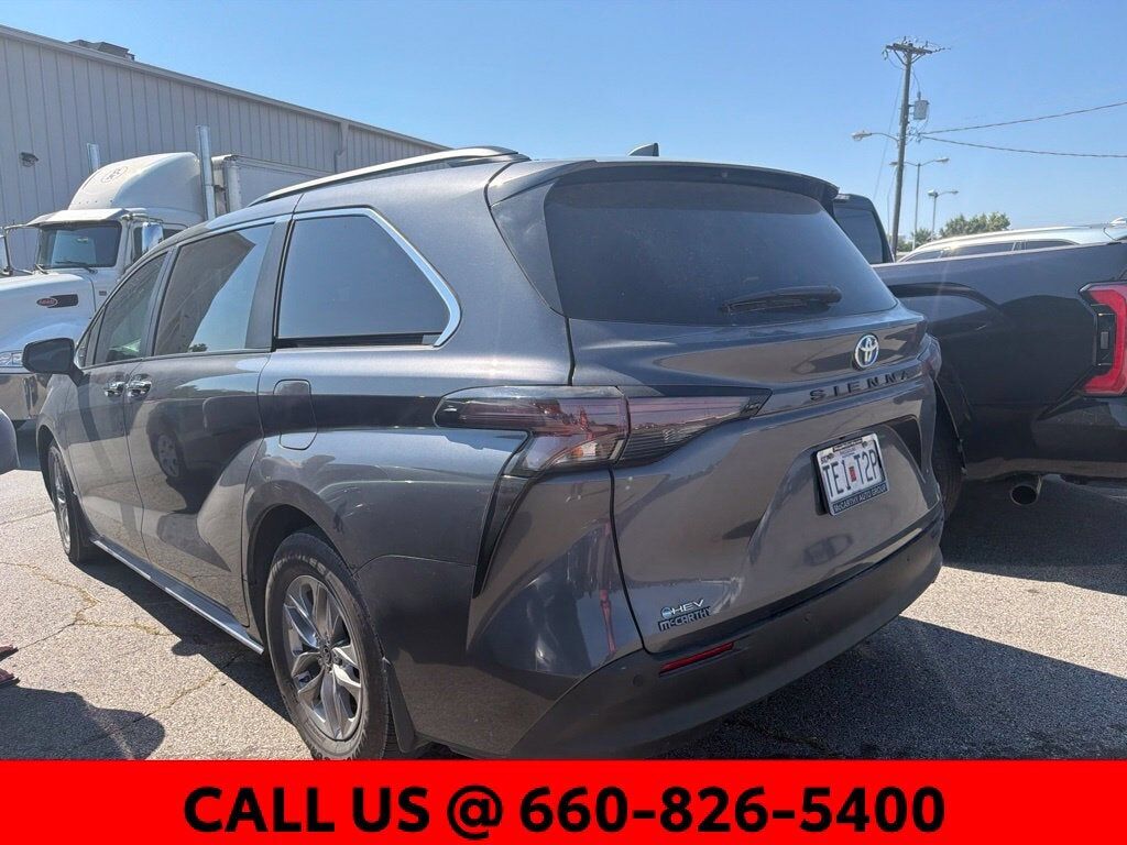 2025 TOYOTA Sienna