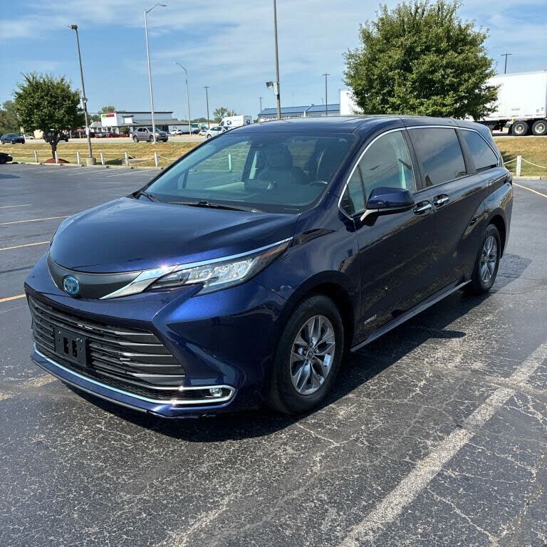 2021 TOYOTA Sienna