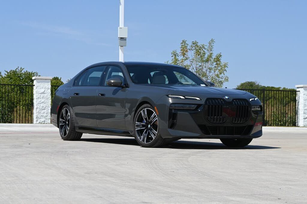 2023 BMW 760i
