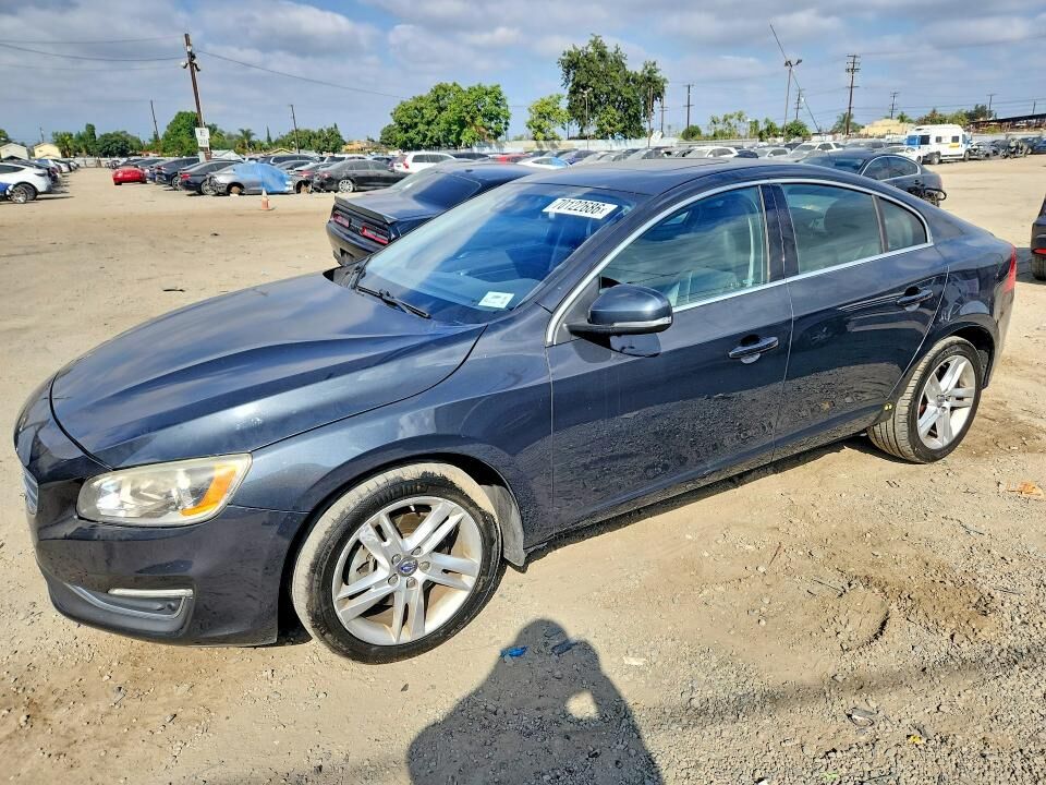 2015 VOLVO S60