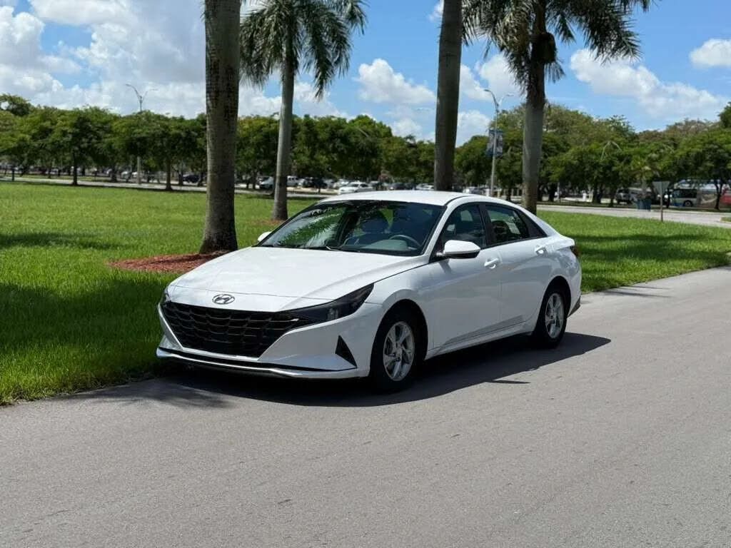2022 HYUNDAI Elantra
