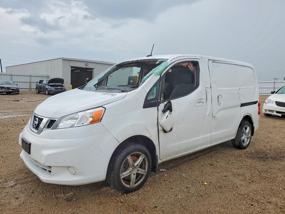 2013 NISSAN NV200