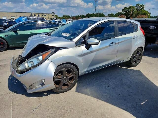 2016 FORD Fiesta