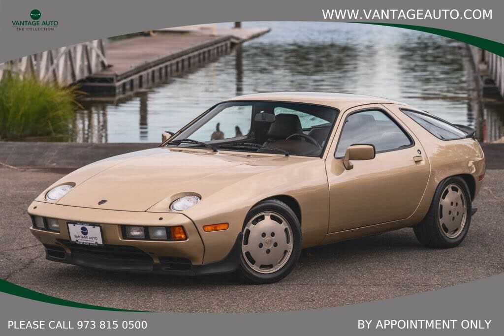 1984 PORSCHE 928