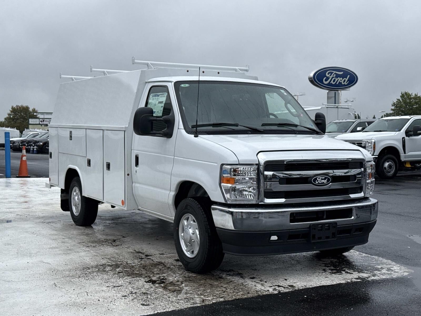 2027 FORD E-350