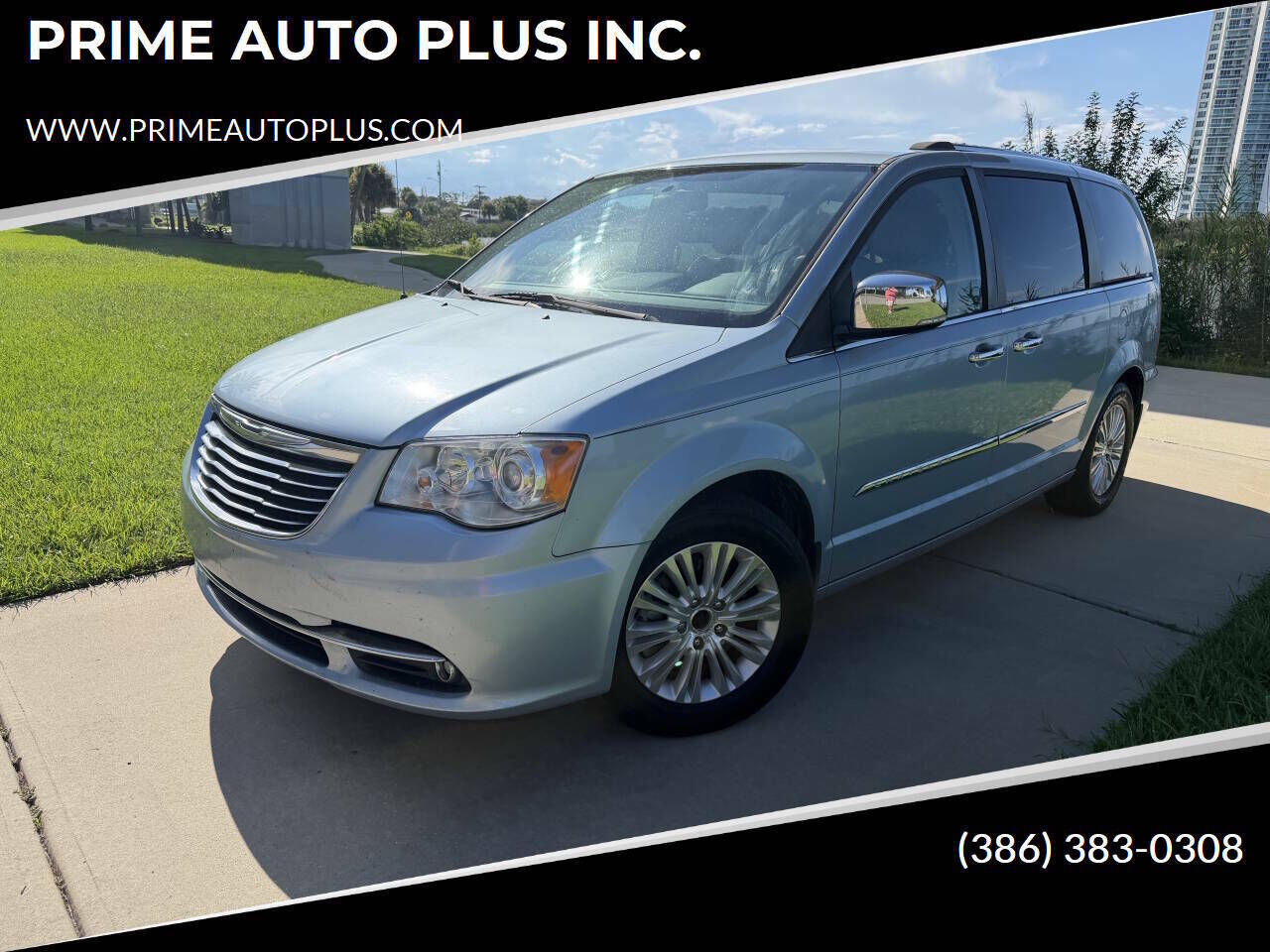 2012 CHRYSLER Town and Country