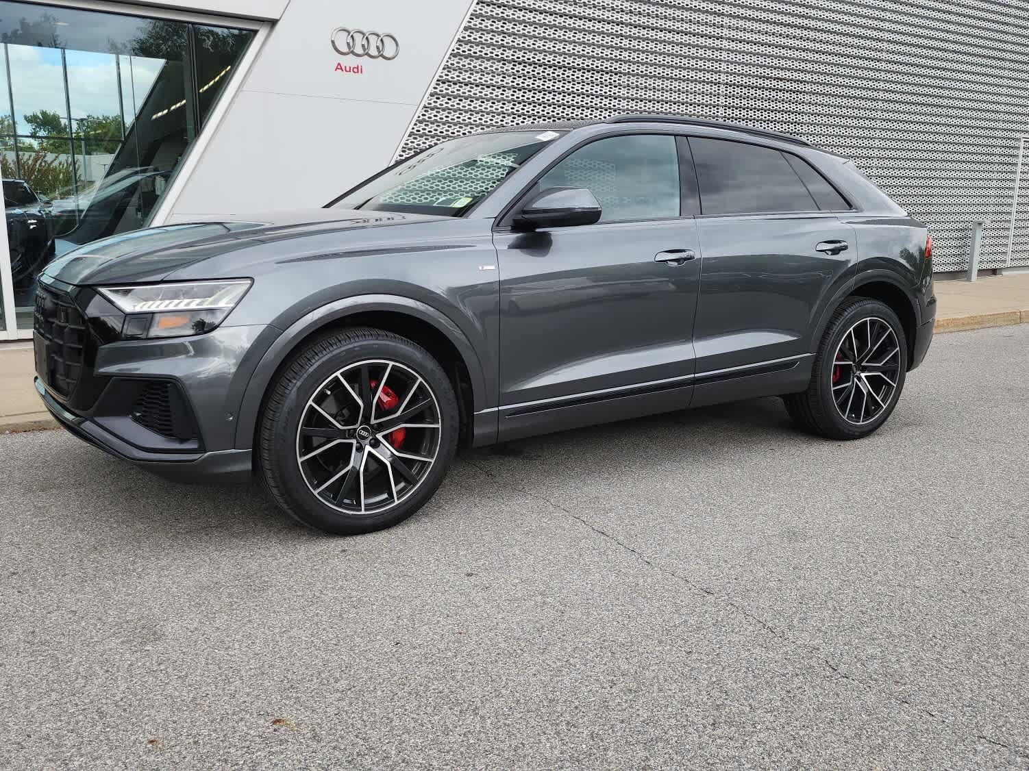 2023 AUDI Q8