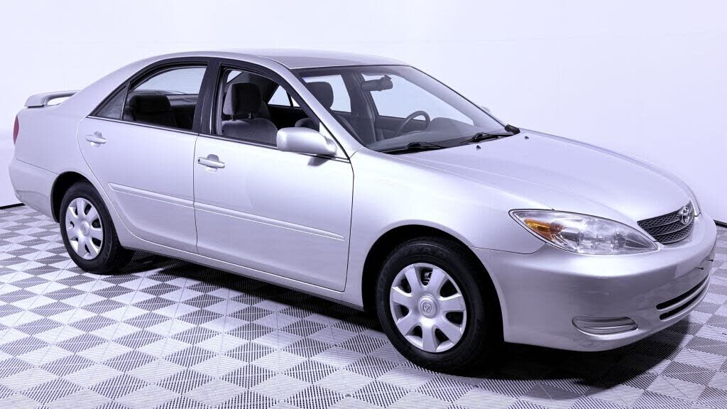 2004 TOYOTA Camry