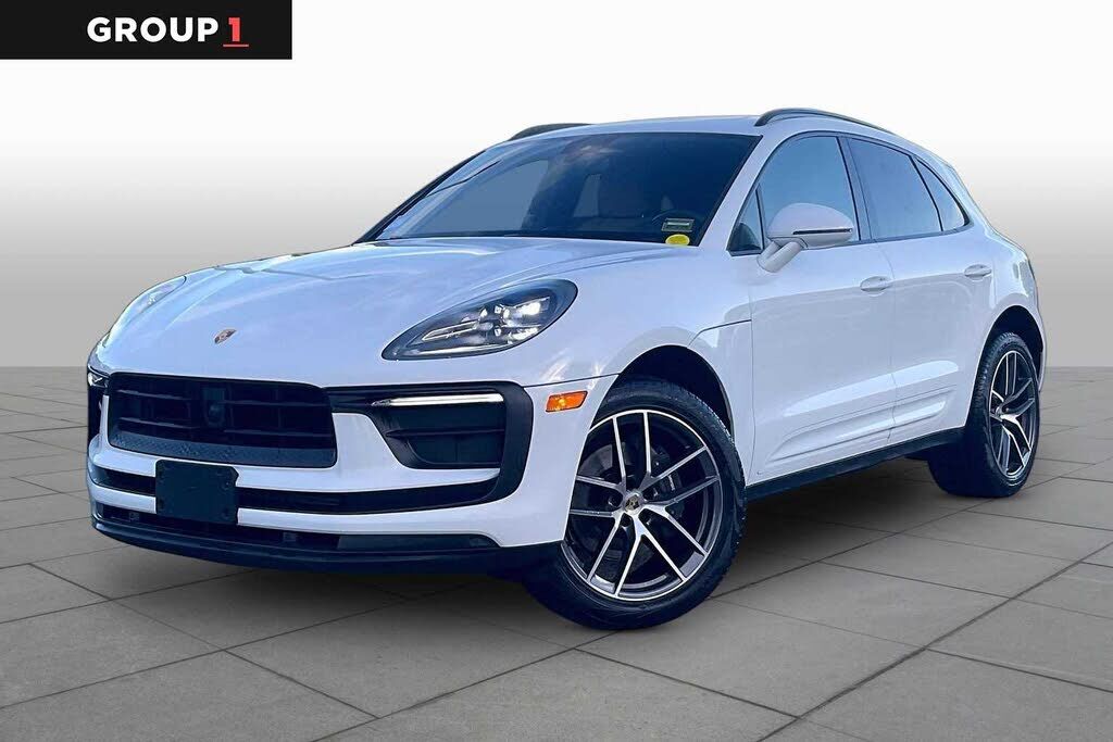 2025 PORSCHE Macan