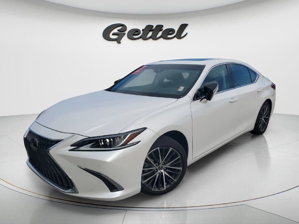 2025 LEXUS ES