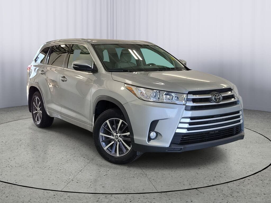 2017 TOYOTA Highlander