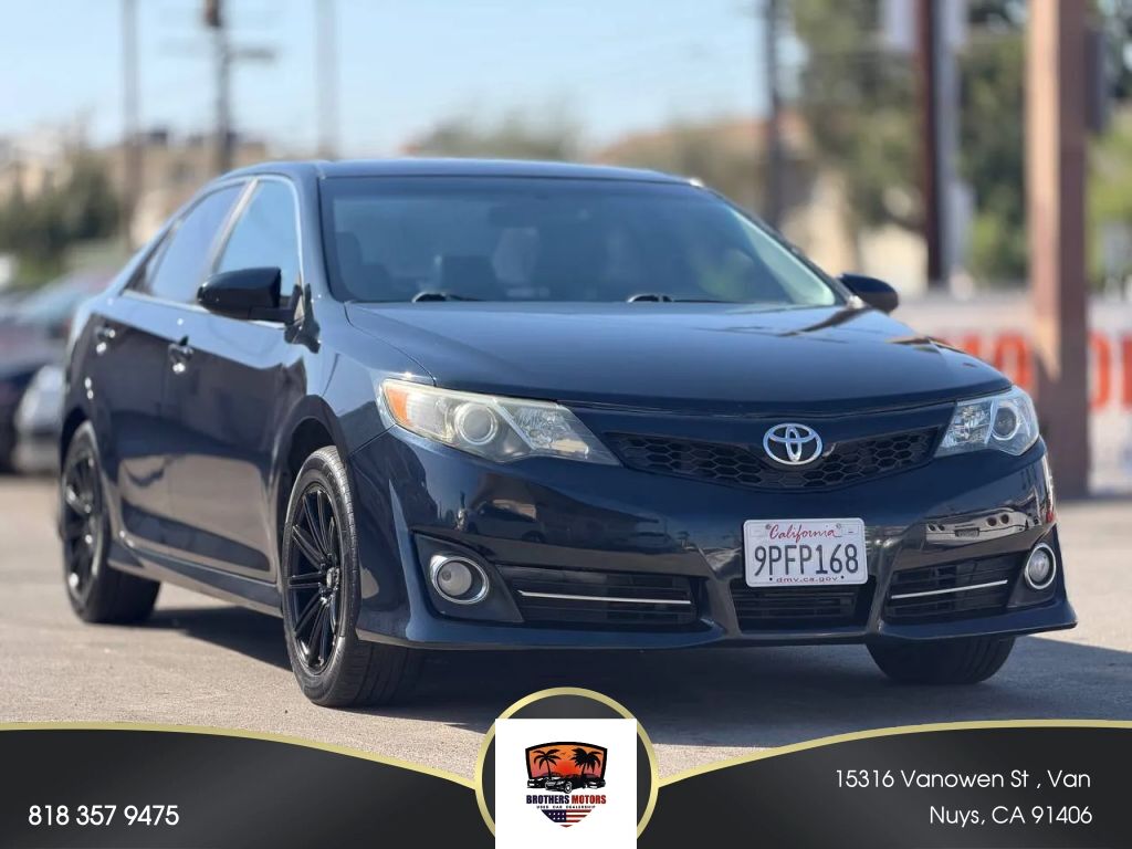 2014 TOYOTA Camry
