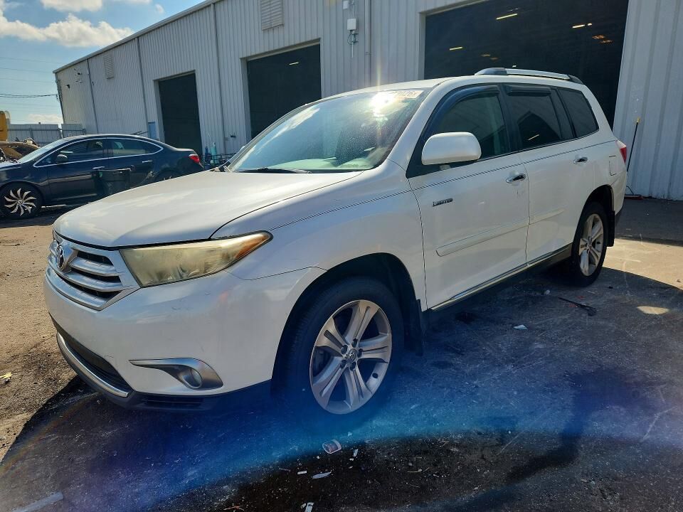 2013 TOYOTA Highlander