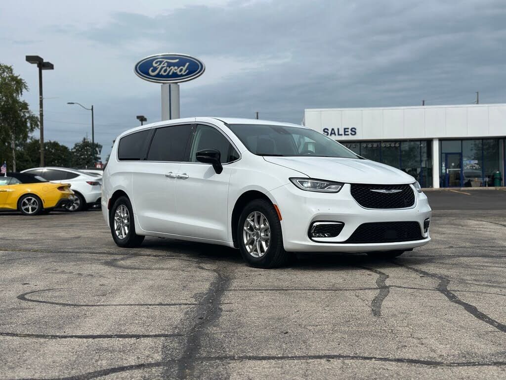 2024 CHRYSLER Pacifica