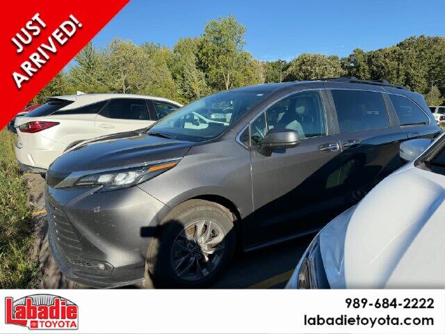 2025 TOYOTA Sienna
