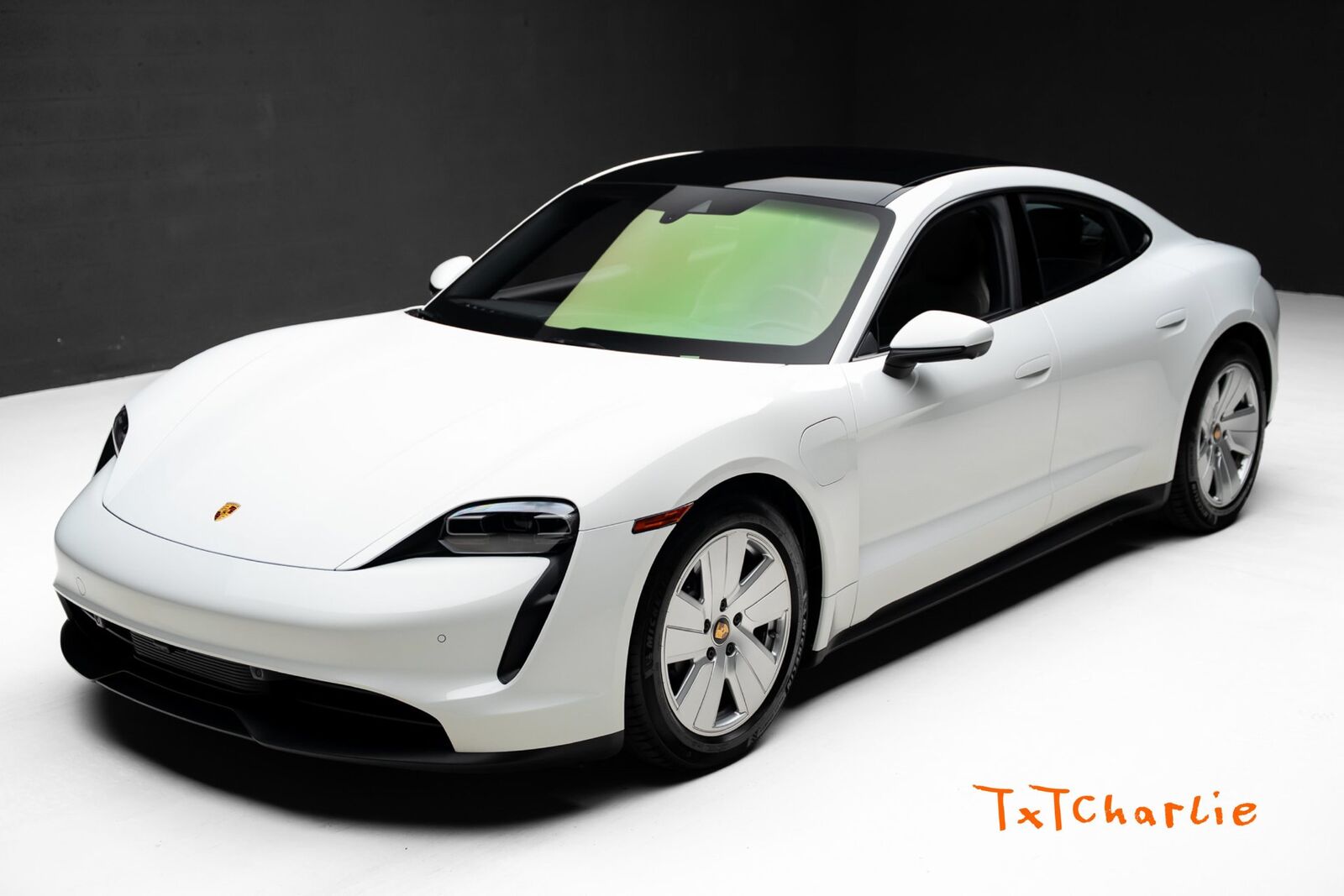 2022 PORSCHE Taycan