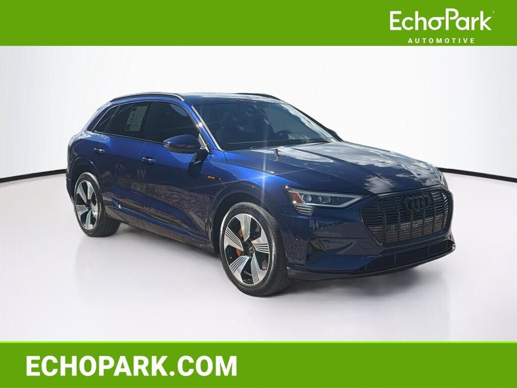 2022 AUDI e-tron