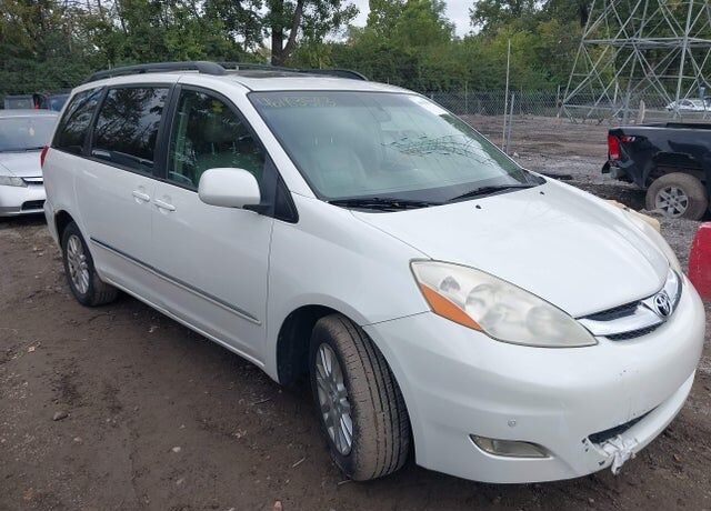 2009 TOYOTA Sienna