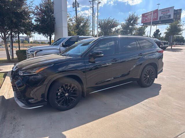 2023 TOYOTA Highlander