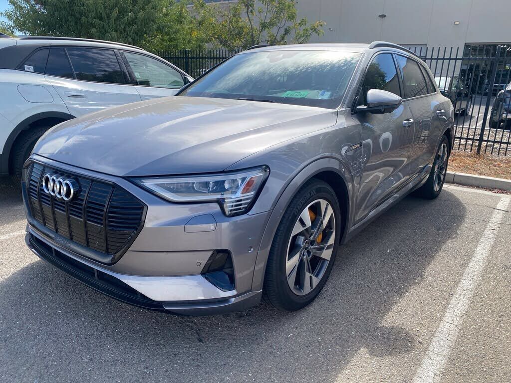 2021 AUDI e-tron
