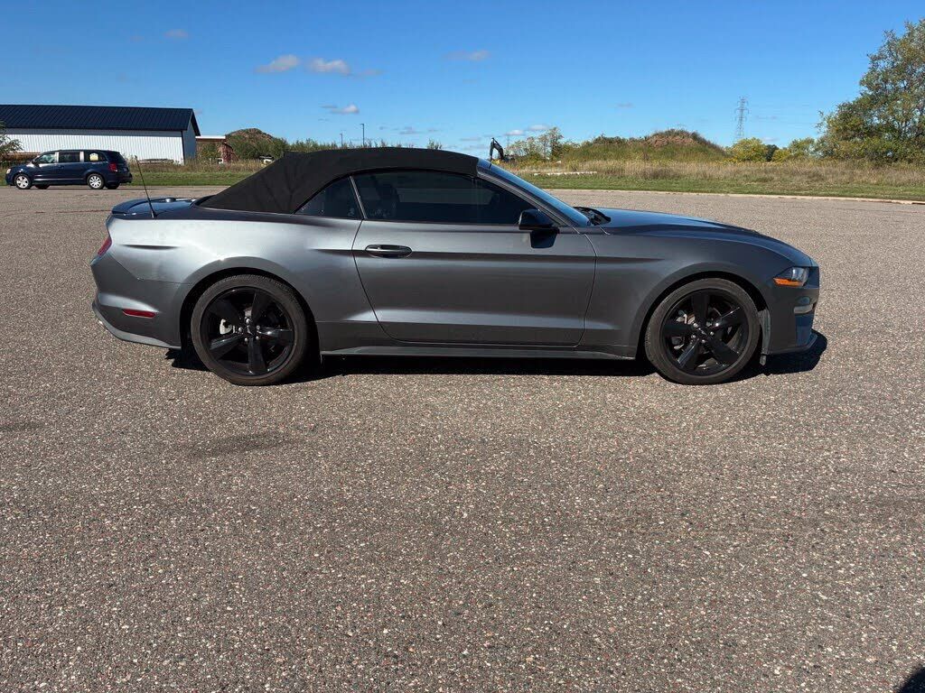 2022 FORD Mustang