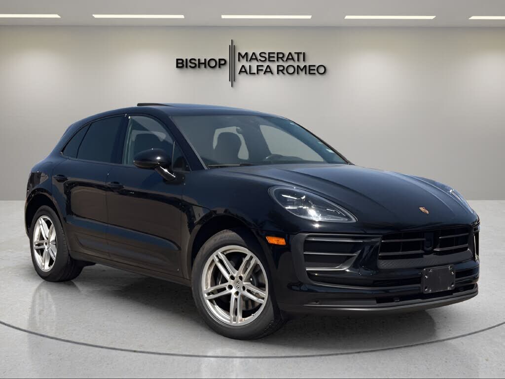 2024 PORSCHE Macan