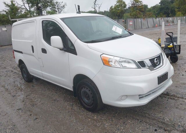 2015 NISSAN NV200