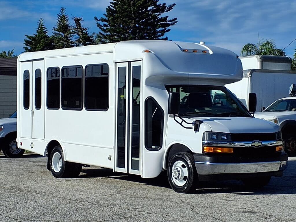 2022 CHEVROLET Express